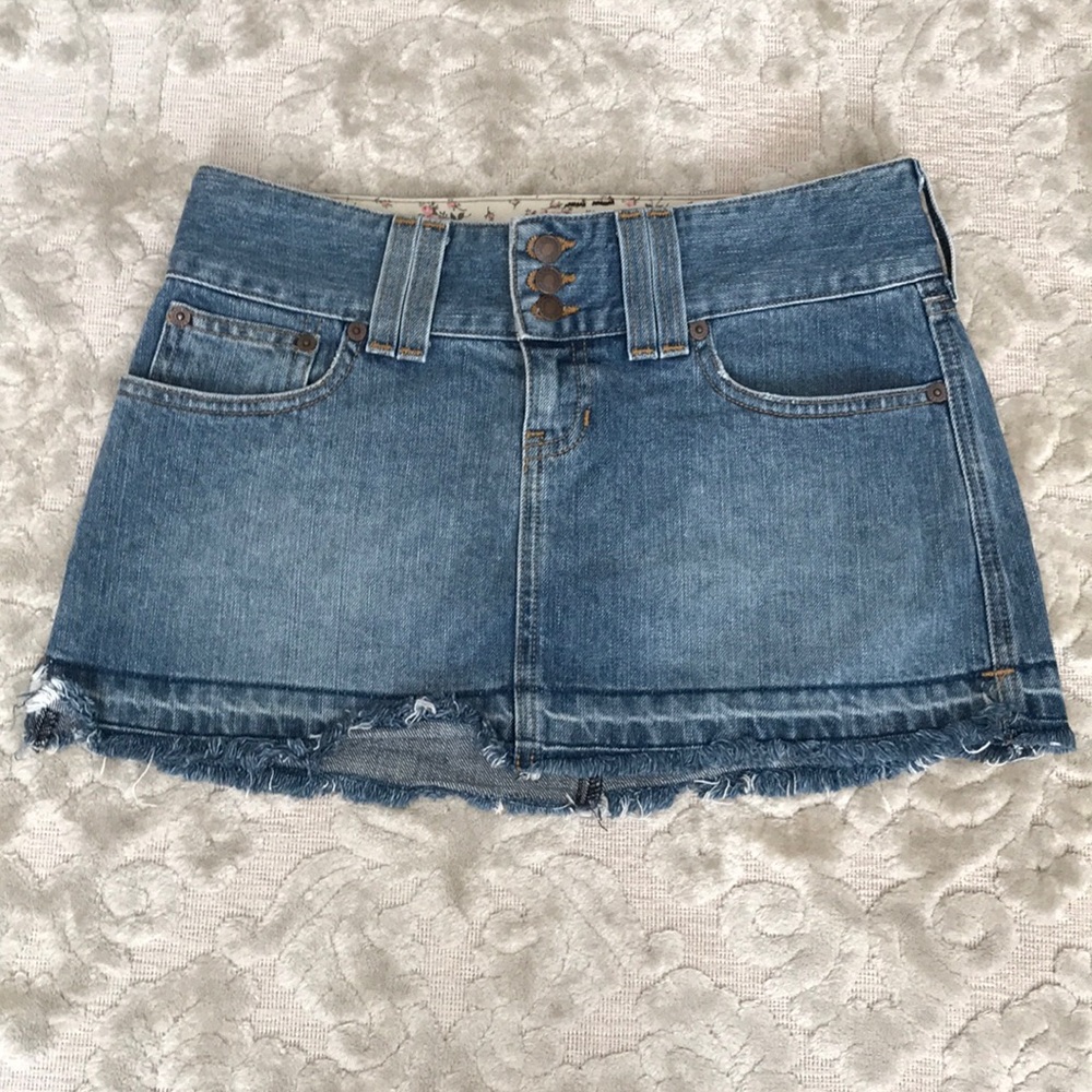 Denim mini skirt size 0 Abercrombie and Fitch